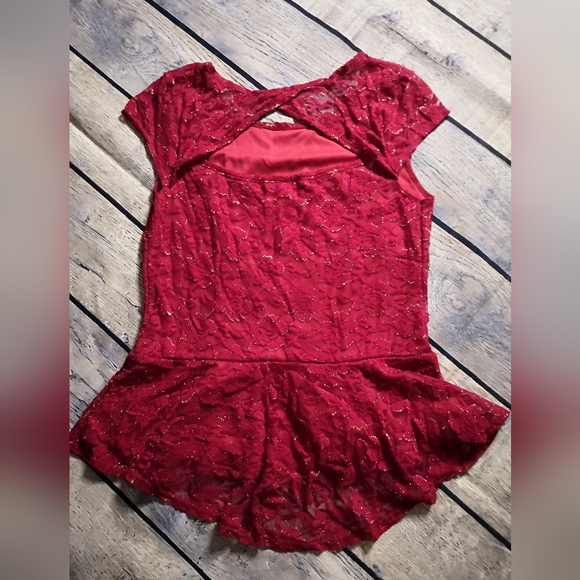 5/$25 Iz Byer red and gold lace Peplum Top M - Picture 2 of 4